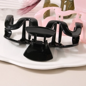 Large 13cm geometric shark hair claw clips in black, pink, and olive green colors