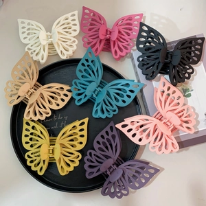 Pince à Cheveux Papillon Creuse à Double Couche de Style Coréen Pince à Requin Élégante Givrée Griffe de Cheveux Antidérapante pour Femmes Accessoires de Cheveux