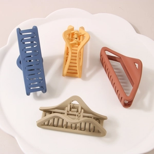 Lot de quatre pinces à cheveux minimalistes mates aux couleurs Morandi avec ressort métal
