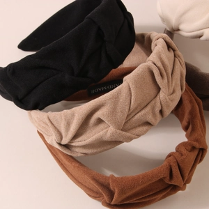 Tres diademas anchas con nudos en ante sintético negro y marrón con un diseño retro trenzado