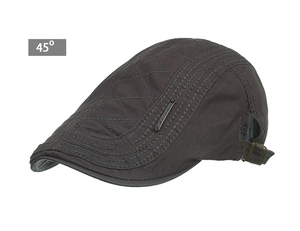Vue détaillée du béret marron matelassé avec boucle réglable et ornement en métal