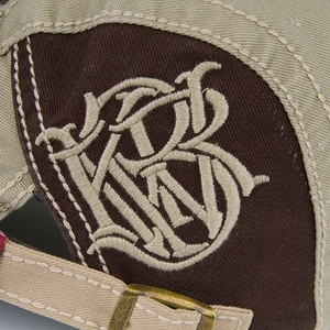 Retro canvas baseball cap with side letter embroidery and adjustable metal buckle