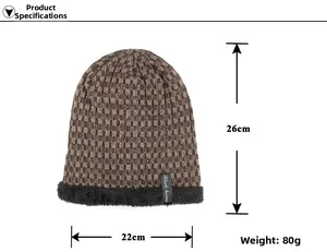 Winter beanie parameters detail showing dimensions 26cm x 22cm and checkerboard pattern