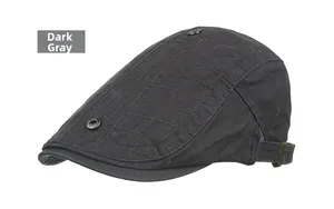 Détails de profil d'une casquette plate gris foncé en coton avec coutures quadrillées et boucle