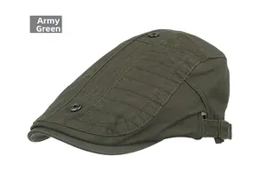 Vue détaillée de la casquette à carreaux vert armée avec bouton métallique et coutures