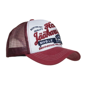 Mesh baseball cap with burgundy and white patchwork and vintage embroidery design