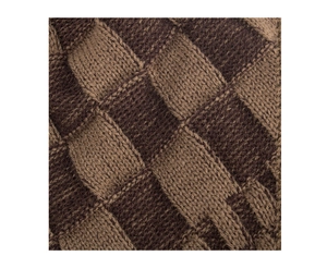 Gros plan détaillé du motif à carreaux tricoté marron et beige avec texture épaisse
