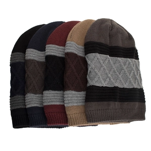 Bonnets en maille d'hiver en cinq couleurs avec motif losanges et doublure épaisse