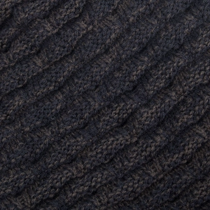 Gestreifte Strickmütze für Winter mit Thermo-Fleecefutter und gewellter Textur