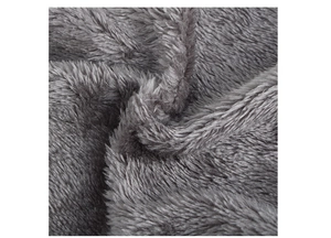 Gros plan sur la doublure en peluche grise épaisse montrant la texture thermique