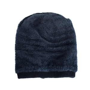 Bonnet en tricot bleu marine avec doublure polaire épaisse pour la chaleur et le vent