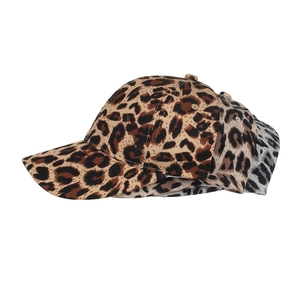 Three-piece set of leopard print baseball caps in brown, beige and grey tones