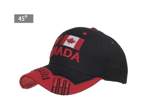 Détail de la broderie du drapeau canadien et de la visière rouge sur casquette noire