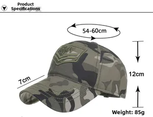 Dettaglio del cappellino mimetico con ricamo ARMY e specifiche delle dimensioni