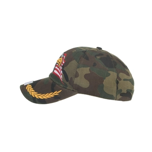 Gorra de béisbol de camuflaje con bordado de águila y bandera USA y hojas en la visera