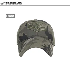 Vista frontale del cappellino mimetico da baseball con ricamo army e stella