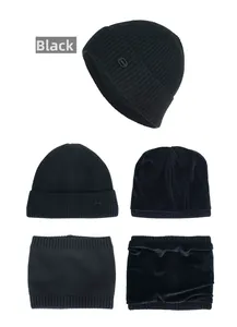 Dettagli della fodera in peluche spessa e della maglia a righe del set invernale nero