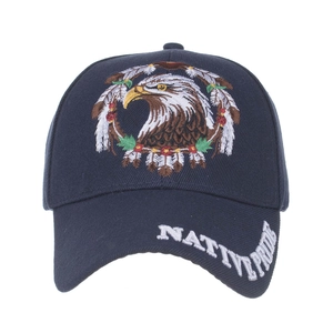 Cappellino da baseball blu scuro con ricamo di aquila e scritta Native Pride sulla visiera