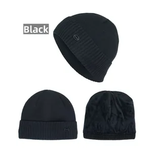 Détails du bonnet en maille noire avec doublure polaire et logo Fashion