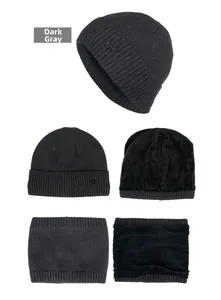 Detailansicht von dunkelgrauem Strickmützen- und Schal-Set mit warmem Fleecefutter