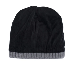 Bonnet en maille doublé polaire d'hiver noir et gris avec bordure côtelée