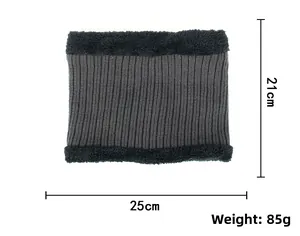 Detail showing dark grey knitted neck warmer with black fleece lining, size 25x21cm and 85g