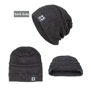 Detailansicht der dunkelgrauen Strickmütze mit 23 New York Label und Gitterstrickmuster