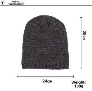 Paramètres de taille du bonnet en tricot gris foncé, hauteur 28 cm et largeur 24 cm