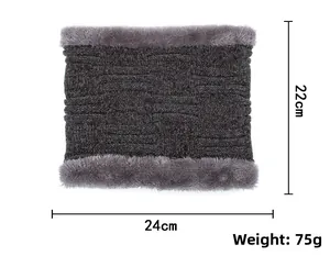 Tour de cou en chenille gris foncé avec bordure en fourrure, détails de taille 22x24cm