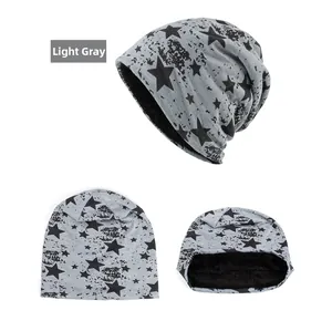 Détails du bonnet gris clair avec étoiles et doublure chaude en polaire noire épaisse