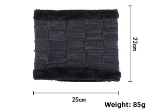 Detail of checkered neck warmer with faux fur trim, showing 22cm by 25cm dimensions