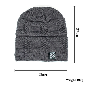 Dunkelgraue Winter-Strickmütze mit 23 New York-Patch und strukturierter Karotextur