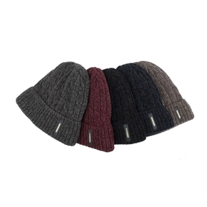 Winter cable knit beanie hat with fashion leather label in five assorted colors