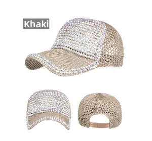 Vue en trois angles d'une casquette de baseball en mesh kaki avec strass brillants