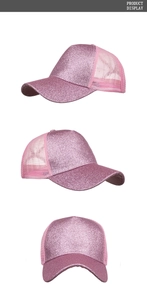 Vues détaillées de la casquette de baseball rose pailletée avec filet arrière respirant