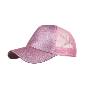 Casquette trucker rose à paillettes avec filet respirant et visière scintillante