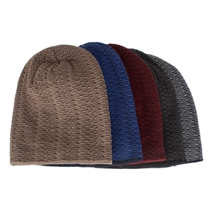 Ensemble de quatre bonnets en maille pour hommes avec doublure polaire et texture chinée