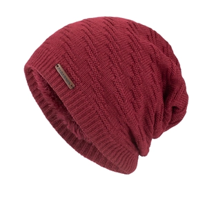 Bonnet en tricot bordeaux pour hommes avec doublure polaire et étiquette en cuir brun
