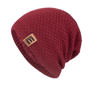 Dunkelrote Strickmütze mit warmem Fleecefutter und modischem Lederpatch für Herren
