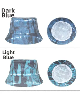 Vues détaillées de bobs en coton tie-dye en options bleu foncé et bleu clair