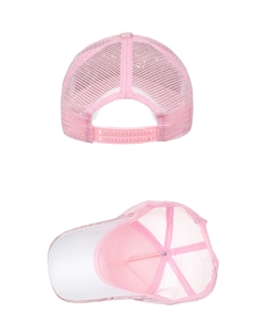 Detailansicht der rosa Glitzer-Cap mit atmungsaktivem Mesh und verstellbarem Verschluss