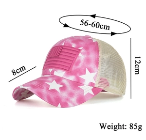 Detailansicht der rosa Batik-Baseballkappe mit Sternendruck und Netzteil Maße