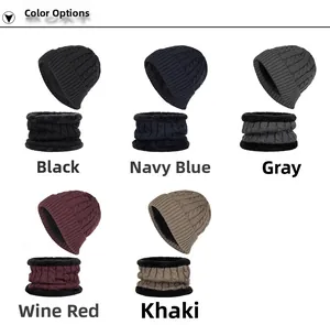 Vue détaillée de cinq couleurs pour l'ensemble bonnet en maille et tour de cou polaire