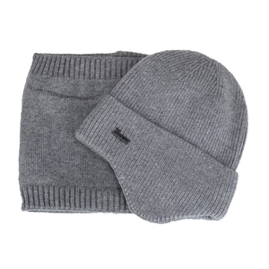 Winter warm knitted beanie and neck warmer set in grey with ribbed texture for skiing