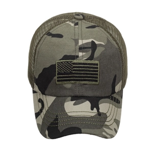 Casquette trucker camouflage jungle avec broderie drapeau américain et maille filet