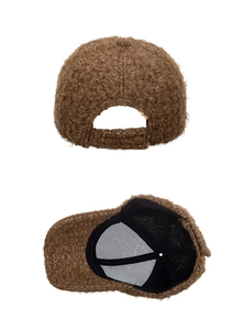 Détails de la casquette de baseball marron en polaire avec sangle et doublure thermique