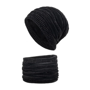 Herren Winter Strickmütze und Schal Set in Schwarz mit warmem Fleece-Innenfutter