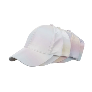Casquette de baseball satinée dégradée macaron pour femmes avec finition brillante et bord incurvé