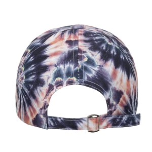 Vue arrière de la casquette tie-dye avec imprimé dégradé et boucle métallique