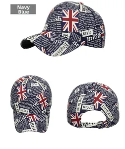 Detail van de marineblauwe Union Jack baseballpet met verstelbare metalen gesp aan de kant